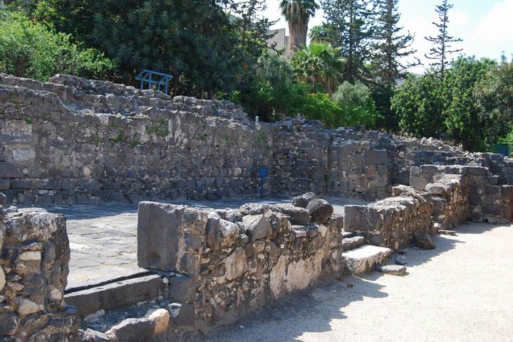 Hammat Tiberias: The court yard of the 6th C synagogue