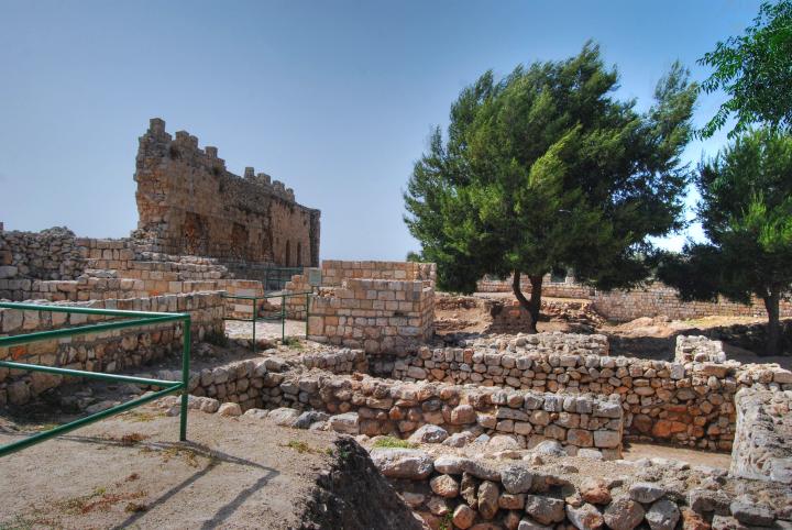 Afek in the Sharon: view inside the west side of the fortress - Late Bronze - Governor's house