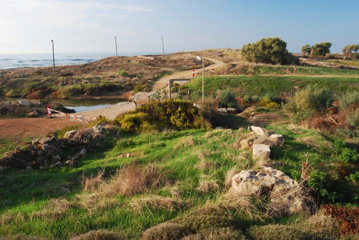Shavey Zion : View of the Tell and Beit-Haemek creek