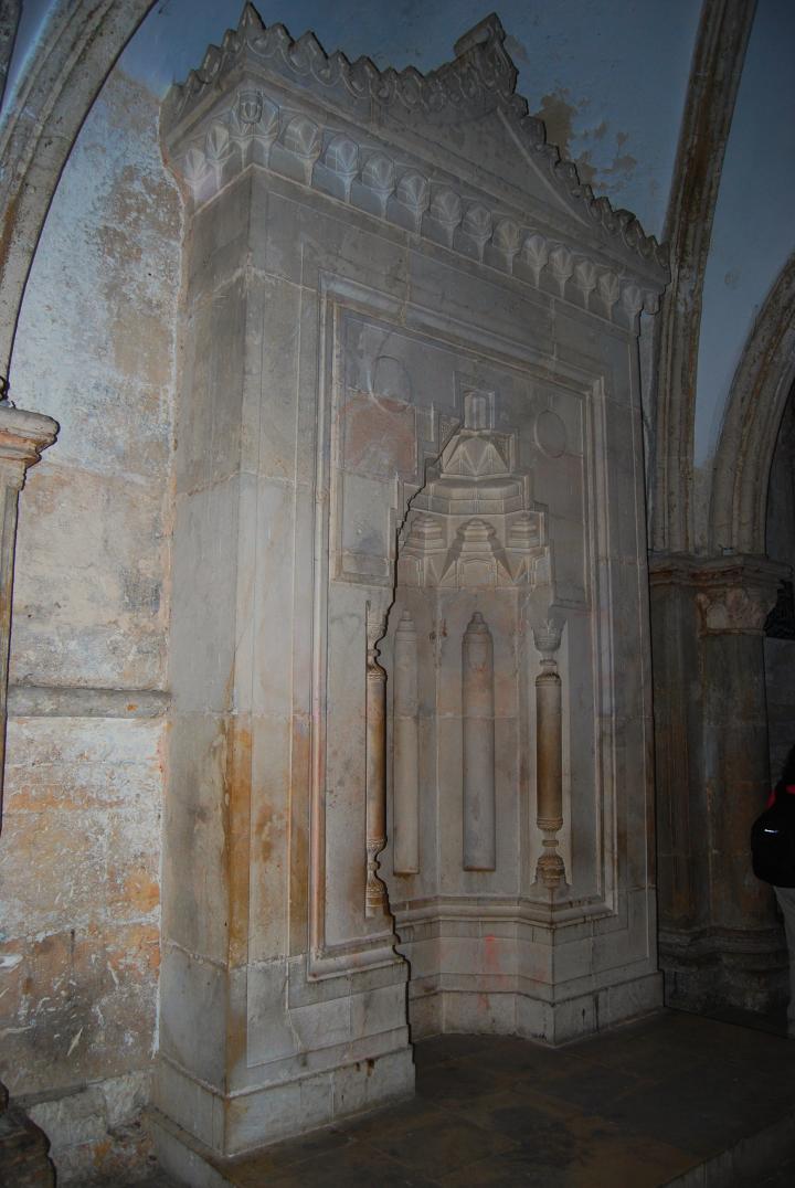 Last supper - muslim prayer niche on the south wall
