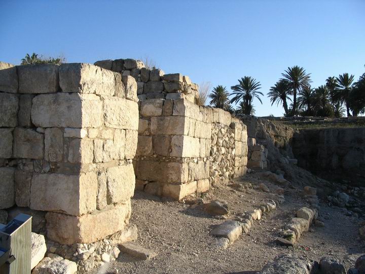 North Gate - Israelite period (built by King Solomon, or Ahab, or Jerobam II).