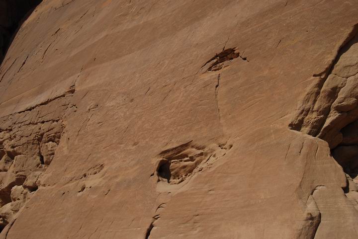 Timna: Rock drawings on the face of the external rock, near "the chariots" site