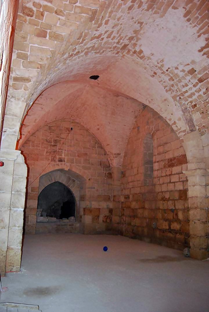 Acre; The "beautiful" hall