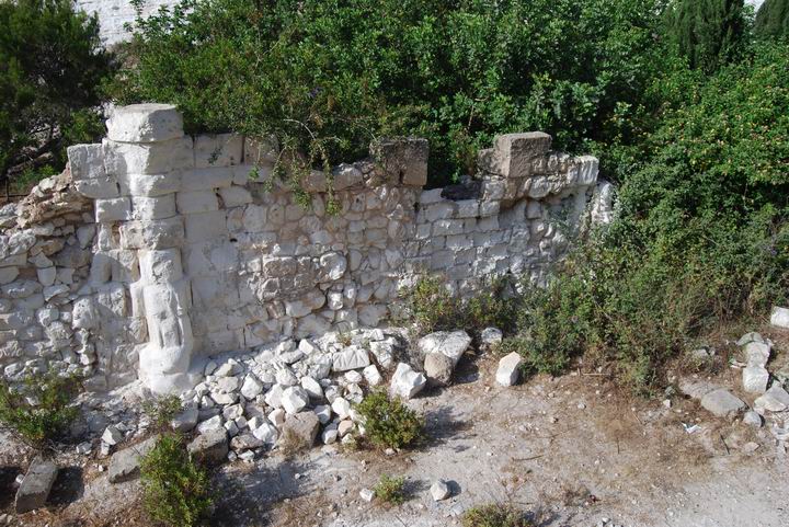 Siah Brook: ruins of church - north wall