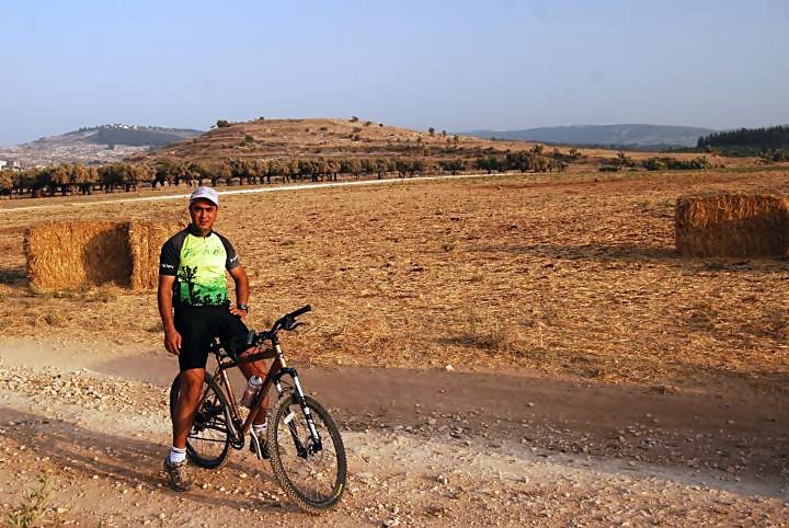 Biker near the Biblical city of Neiel.